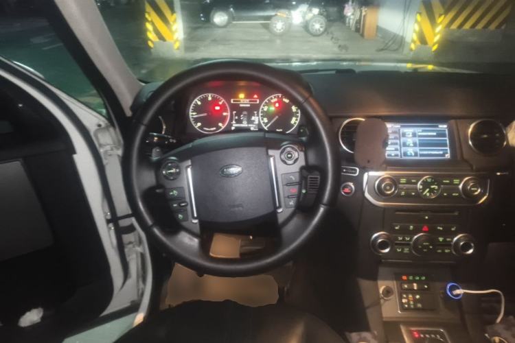 Used Land Rover Discovery 2014 3.0 SDV6 HSE Diesel Edition Steering Wheel