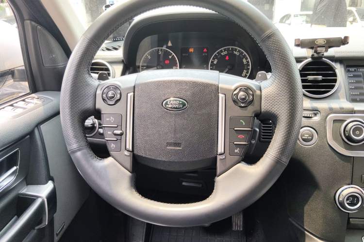 Used Land Rover Discovery 2014 3.0 SDV6 HSE Diesel Edition Steering Wheel