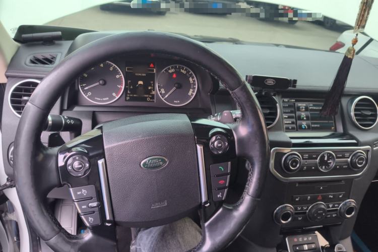 Used Land Rover Discovery 2014 3.0 SC V6 SE Steering Wheel