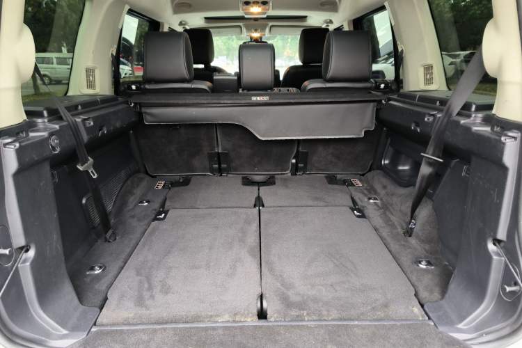 Used Land Rover Discovery 2014 3.0 SC V6 HSE Trunk