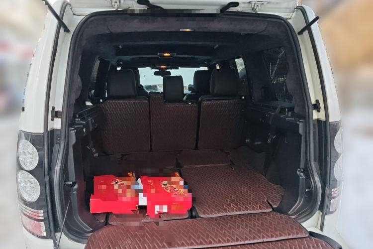 Used Land Rover Discovery 2014 3.0 SDV6 HSE Diesel Edition Trunk