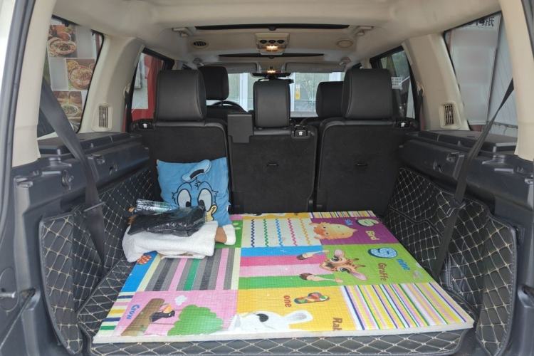 Used Land Rover Discovery 2014 3.0 SDV6 HSE Diesel Edition Trunk