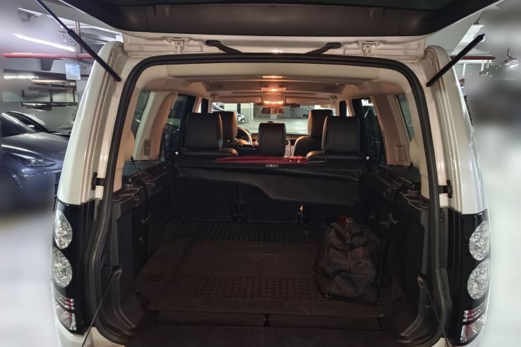Used Land Rover Discovery 2014 3.0 SDV6 HSE Diesel Edition Trunk
