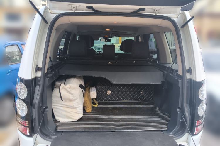 Used Land Rover Discovery 2014 3.0 SC V6 SE Trunk