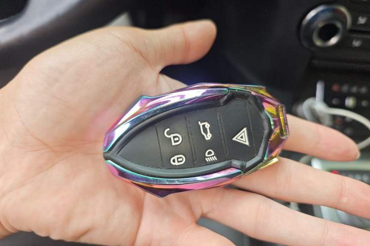 Used Land Rover Discovery 2014 3.0 SC V6 SE Vehicle Key