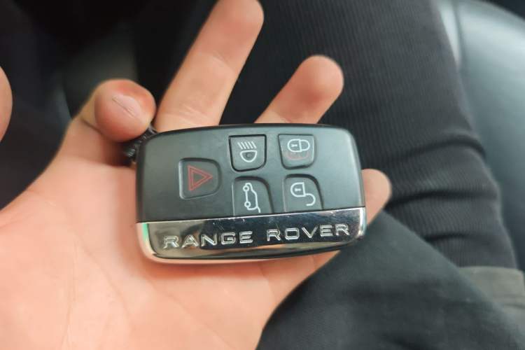 Used Land Rover Discovery 2014 3.0 SDV6 HSE Diesel Edition Vehicle Key
