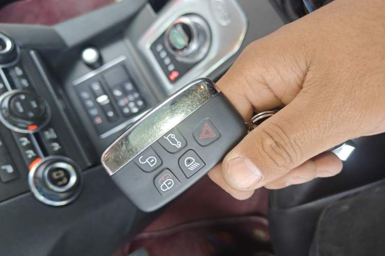 Used Land Rover Discovery 2014 3.0 SDV6 HSE Diesel Edition Vehicle Key