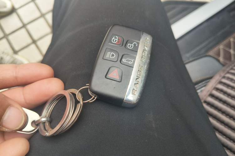 Used Land Rover Discovery 2014 3.0 SDV6 HSE Diesel Edition Vehicle Key