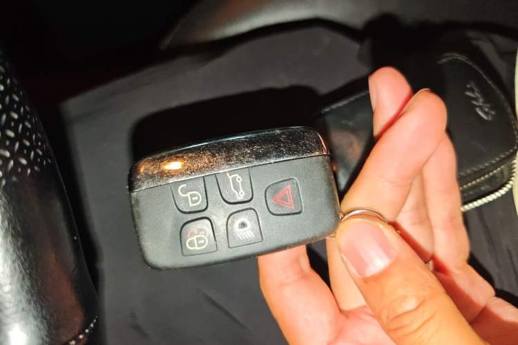 Used Land Rover Discovery 2014 3.0 SC V6 HSE Luxury Vehicle Key