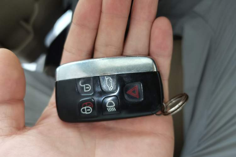 Used Land Rover Discovery 2014 3.0 SDV6 HSE Diesel Edition Vehicle Key