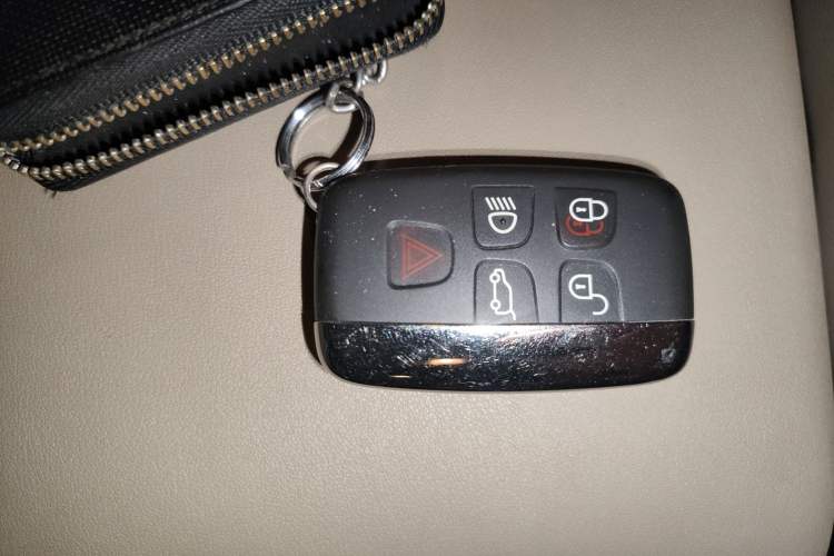 Used Land Rover Discovery 2014 3.0 SDV6 HSE Diesel Edition Vehicle Key