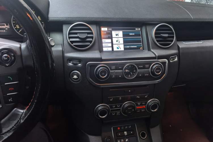 Used Land Rover Discovery 2015 3.0 SC V6 HSE Audio And AC Panel