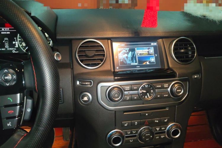 Used Land Rover Discovery 2015 3.0 SC V6 HSE Luxury Audio And AC Panel