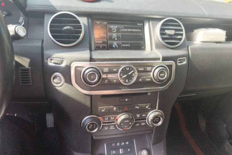 Used Land Rover Discovery 2015 3.0 SC V6 HSE Audio And AC Panel