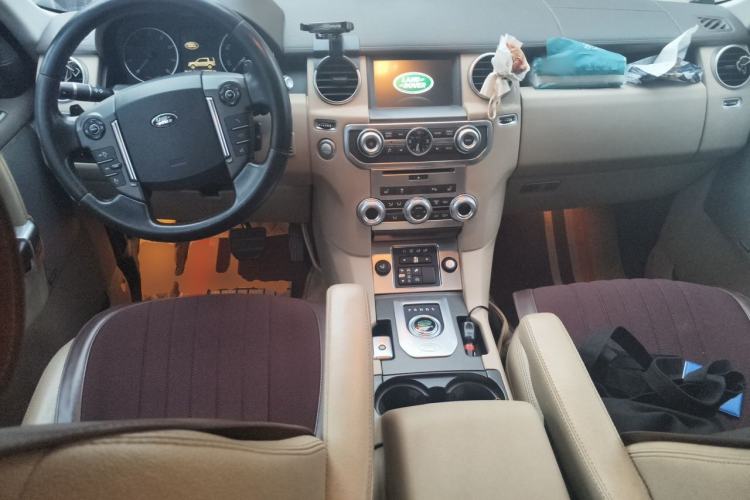 Used Land Rover Discovery 2015 3.0 SC V6 HSE Luxury Center Console