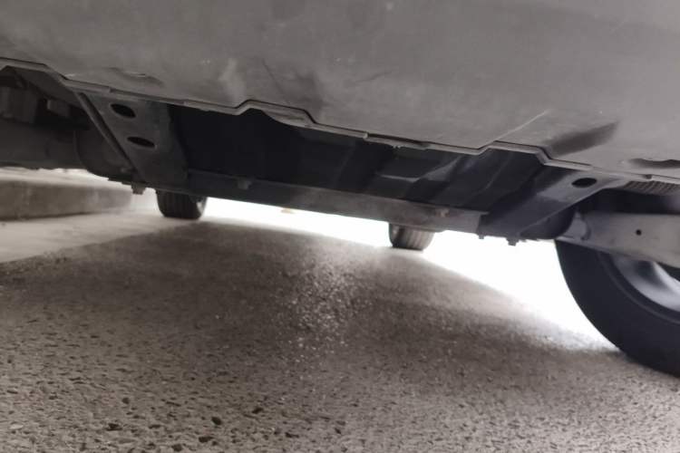 Used Land Rover Discovery 2015 3.0 SC V6 SE Chassis Front