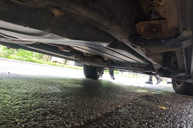 Used Land Rover Discovery 2015 3.0 SDV6 HSE Diesel Version Chassis Rear Right