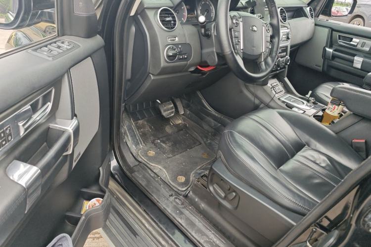 Used Land Rover Discovery 2015 3.0 SC V6 SE Driver Seat