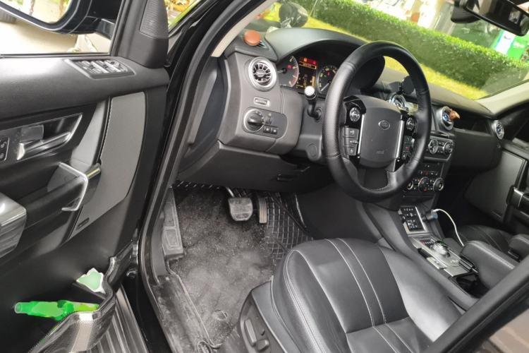 Used Land Rover Discovery 2015 3.0 SC V6 SE Driver Seat