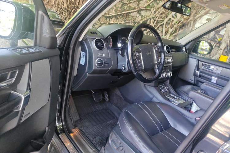 Used Land Rover Discovery 2015 3.0 SC V6 HSE Driver Seat