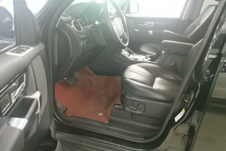 Used Land Rover Discovery 2015 3.0 SC V6 SE Driver Seat