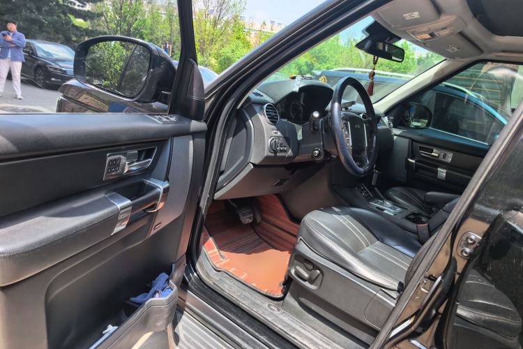Used Land Rover Discovery 2015 3.0 SC V6 HSE Driver Seat