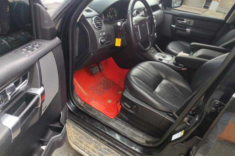 Used Land Rover Discovery 2015 3.0 SC V6 SE Driver Seat