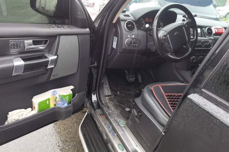 Used Land Rover Discovery 2015 3.0 SC V6 SE Driver Seat