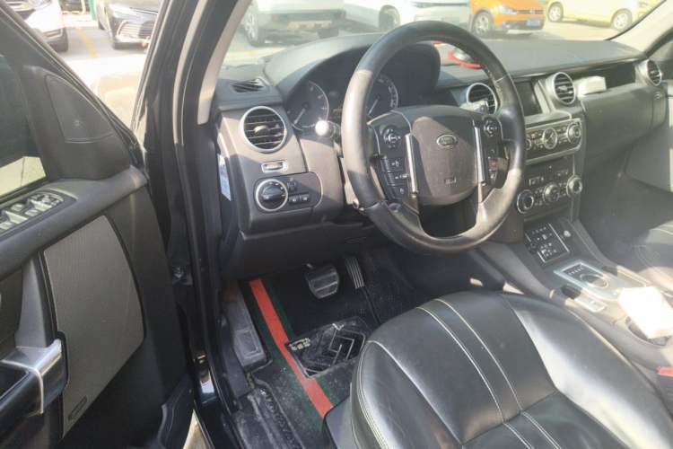 Used Land Rover Discovery 2015 3.0 SC V6 HSE Driver Seat
