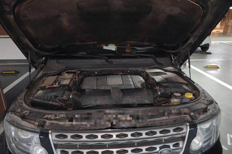 Used Land Rover Discovery 2015 3.0 SC V6 SE Engine Bay