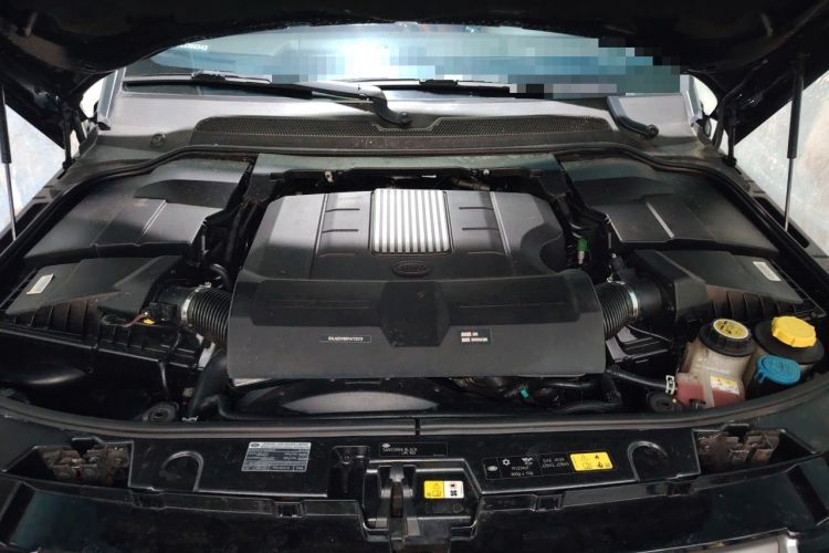 Used Land Rover Discovery  Engine Bay