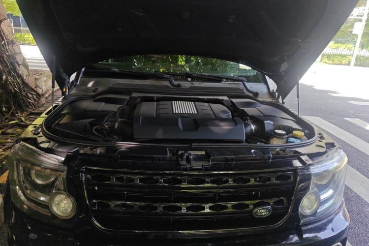 Used Land Rover Discovery 2015 3.0 SC V6 HSE Engine Bay