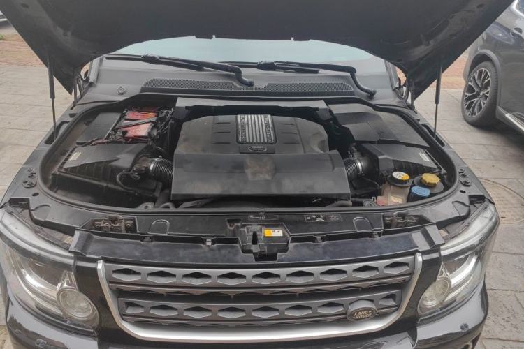 Used Land Rover Discovery 2015 3.0 SC V6 HSE Engine Bay