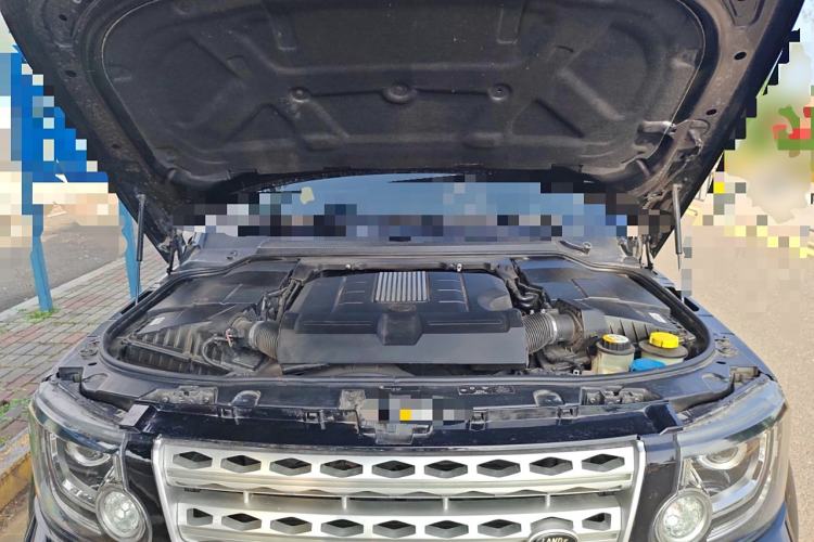 Used Land Rover Discovery 2015 3.0 SC V6 HSE Engine Bay