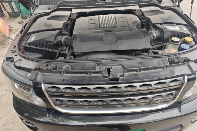 Used Land Rover Discovery 2015 3.0 SC V6 HSE Luxury Engine Bay