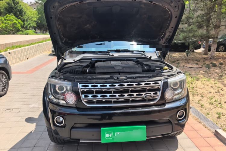 Used Land Rover Discovery 2015 3.0 SC V6 HSE Engine Bay