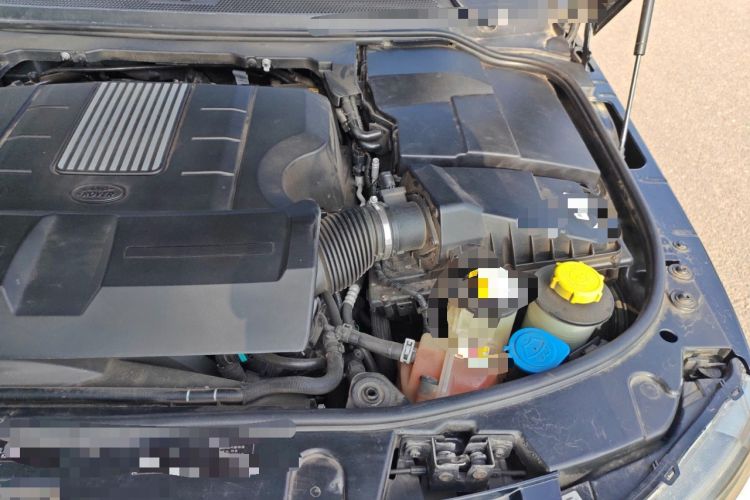 Used Land Rover Discovery 2015 3.0 SC V6 HSE Engine Bay Left