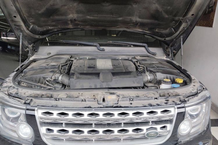 Used Land Rover Discovery 2015 3.0 SC V6 HSE Luxury Engine Bay