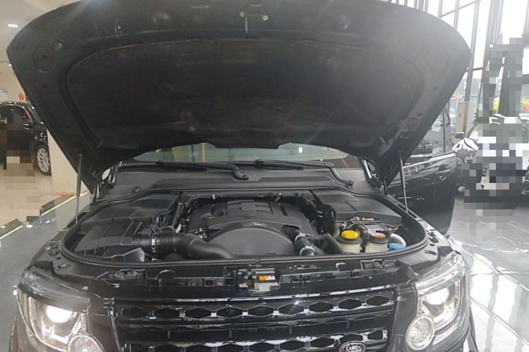 Used Land Rover Discovery 2015 3.0 SDV6 HSE Diesel Version Engine Bay