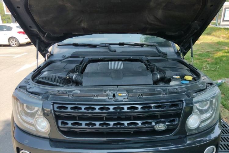 Used Land Rover Discovery 2015 3.0 SC V6 HSE Engine Bay