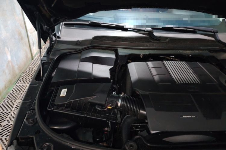 Used Land Rover Discovery  Engine Bay Right