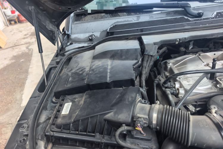 Used Land Rover Discovery 2015 3.0 SC V6 HSE Engine Bay Right