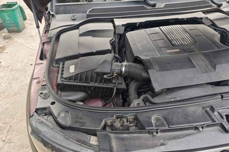 Used Land Rover Discovery 2015 3.0 SC V6 HSE Luxury Engine Bay Right
