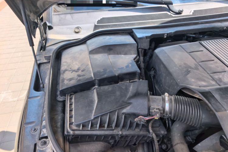 Used Land Rover Discovery 2015 3.0 SC V6 HSE Engine Bay Right