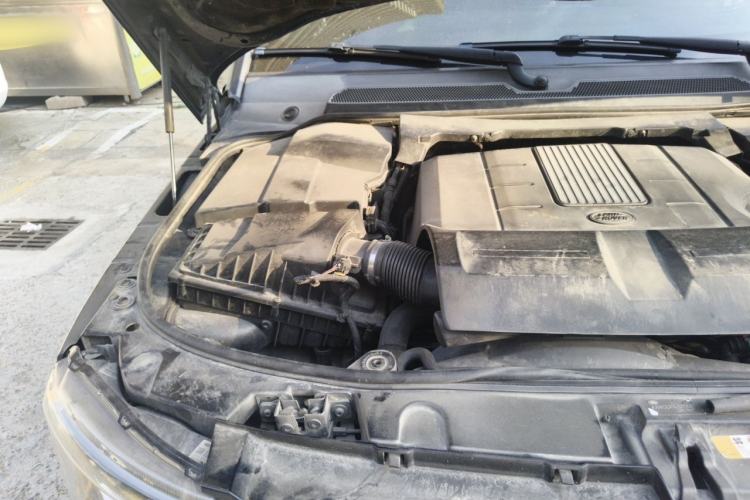 Used Land Rover Discovery 2015 3.0 SC V6 HSE Engine Bay Right