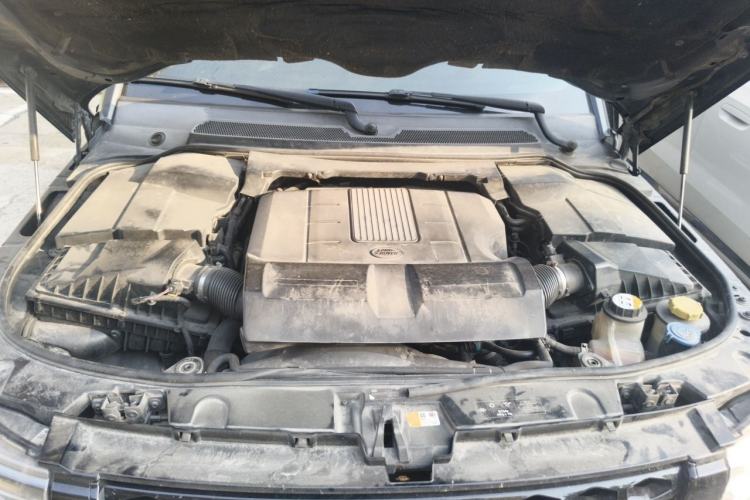 Used Land Rover Discovery 2015 3.0 SC V6 HSE Engine Bay