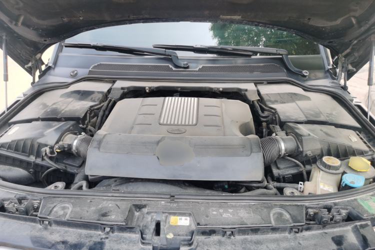 Used Land Rover Discovery 2015 3.0 SC V6 HSE Engine Bay