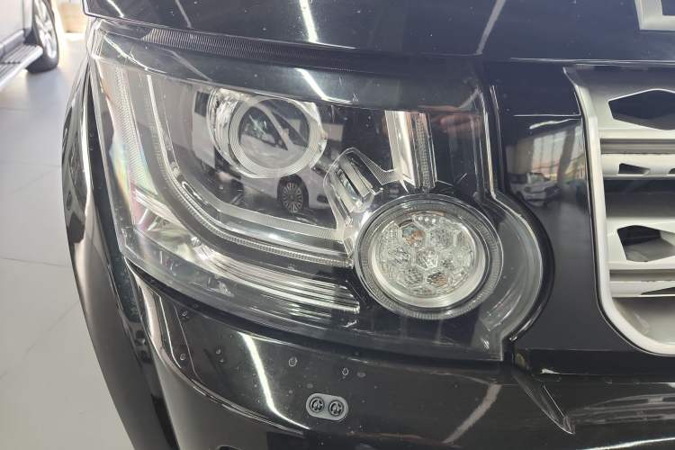 Used Land Rover Discovery 2015 3.0 SC V6 HSE Exterior 5