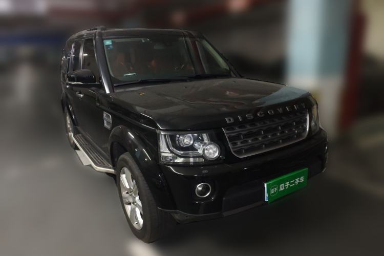 Used Land Rover Discovery 2015 3.0 SC V6 HSE Luxury Front Right 45 Deg