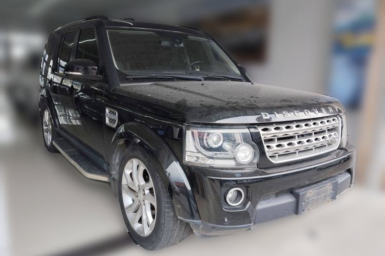 Used Land Rover Discovery 2015 3.0 SC V6 HSE Luxury Front Right 45 Deg